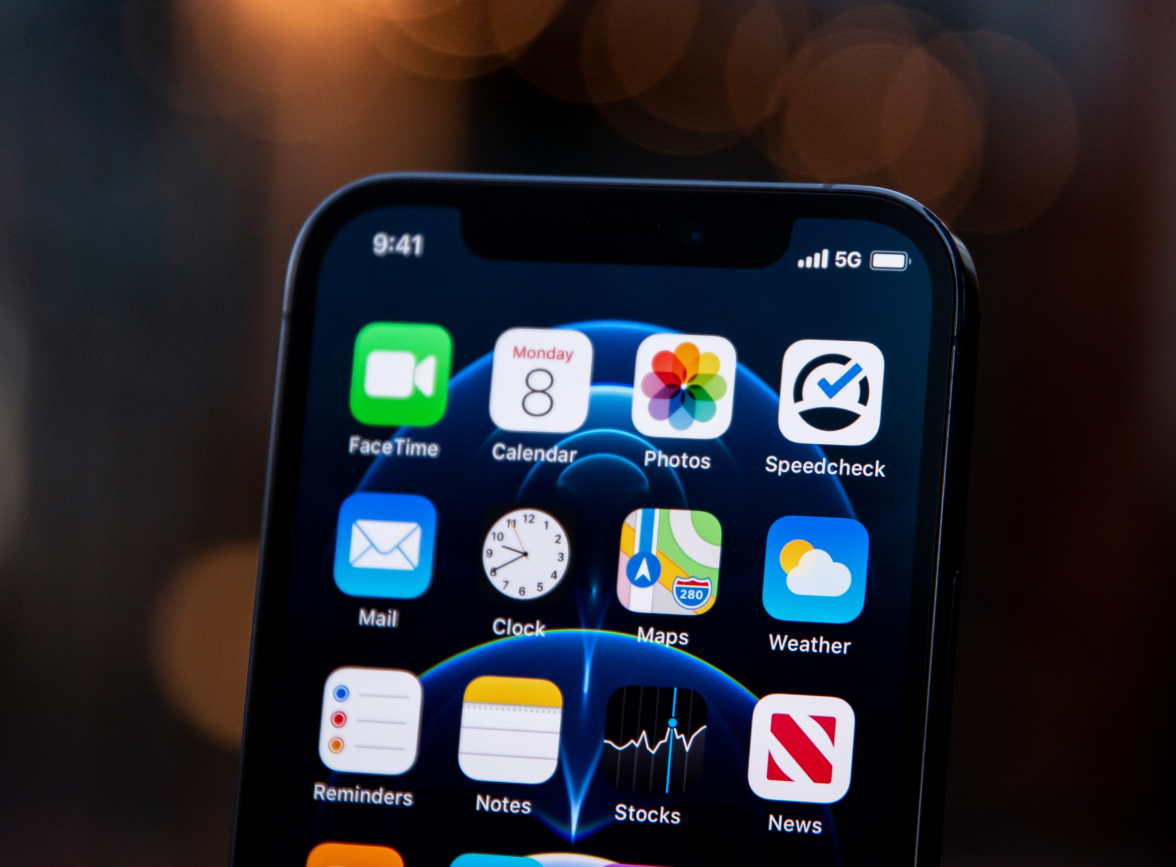 依安苹果手机维修分享为什么 iPhone 12 在冬季会自动关机 